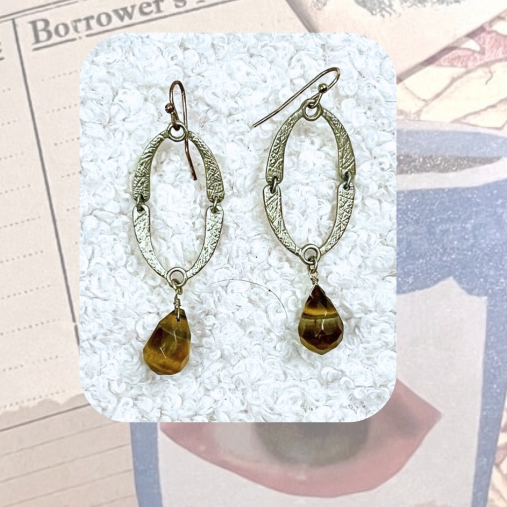 vintage gold dangling drop earrings with brown stone
